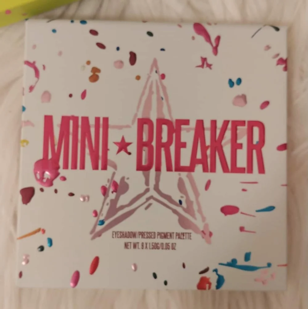 💝 FIRM! NWT JEFFREE STAR MINI BREAKER EYESHADOW PRESSED PALETTE (LAST ONE)
